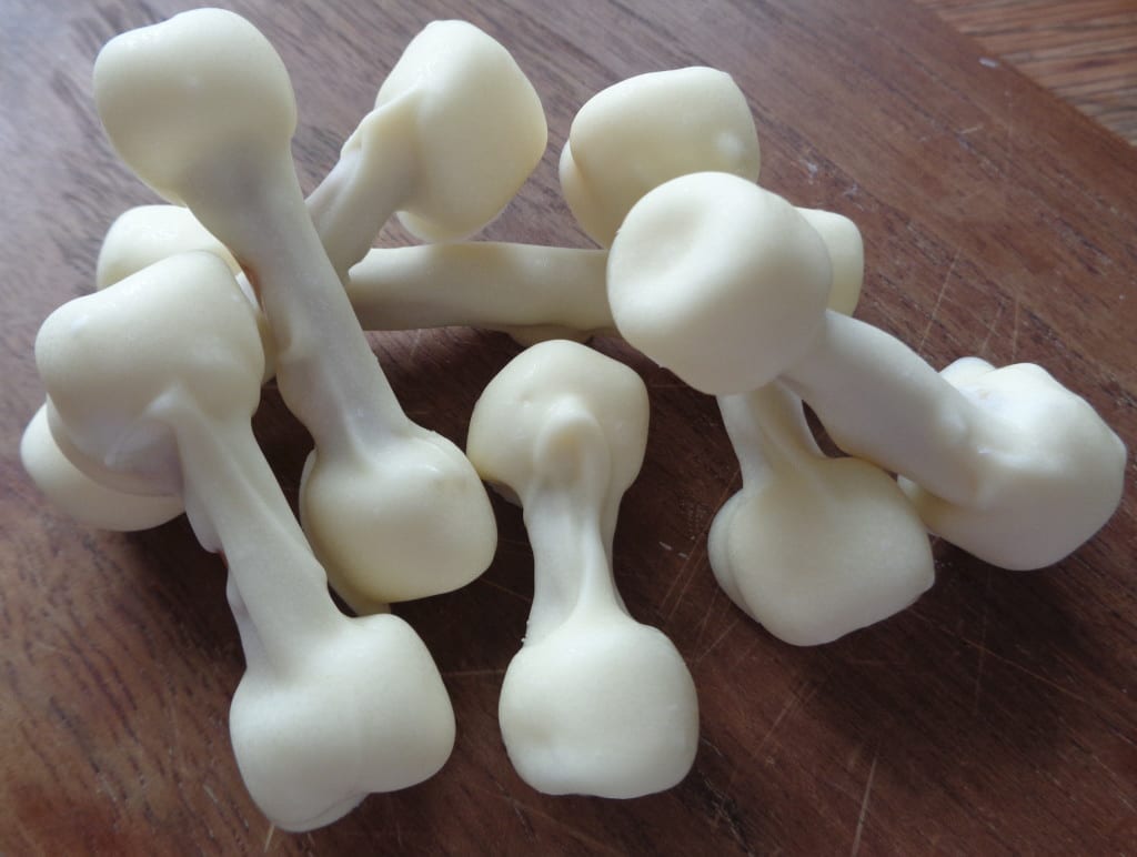 Dem Bones, Dem Bones, Dem White Chocolate Bones from My Kitchen Wand