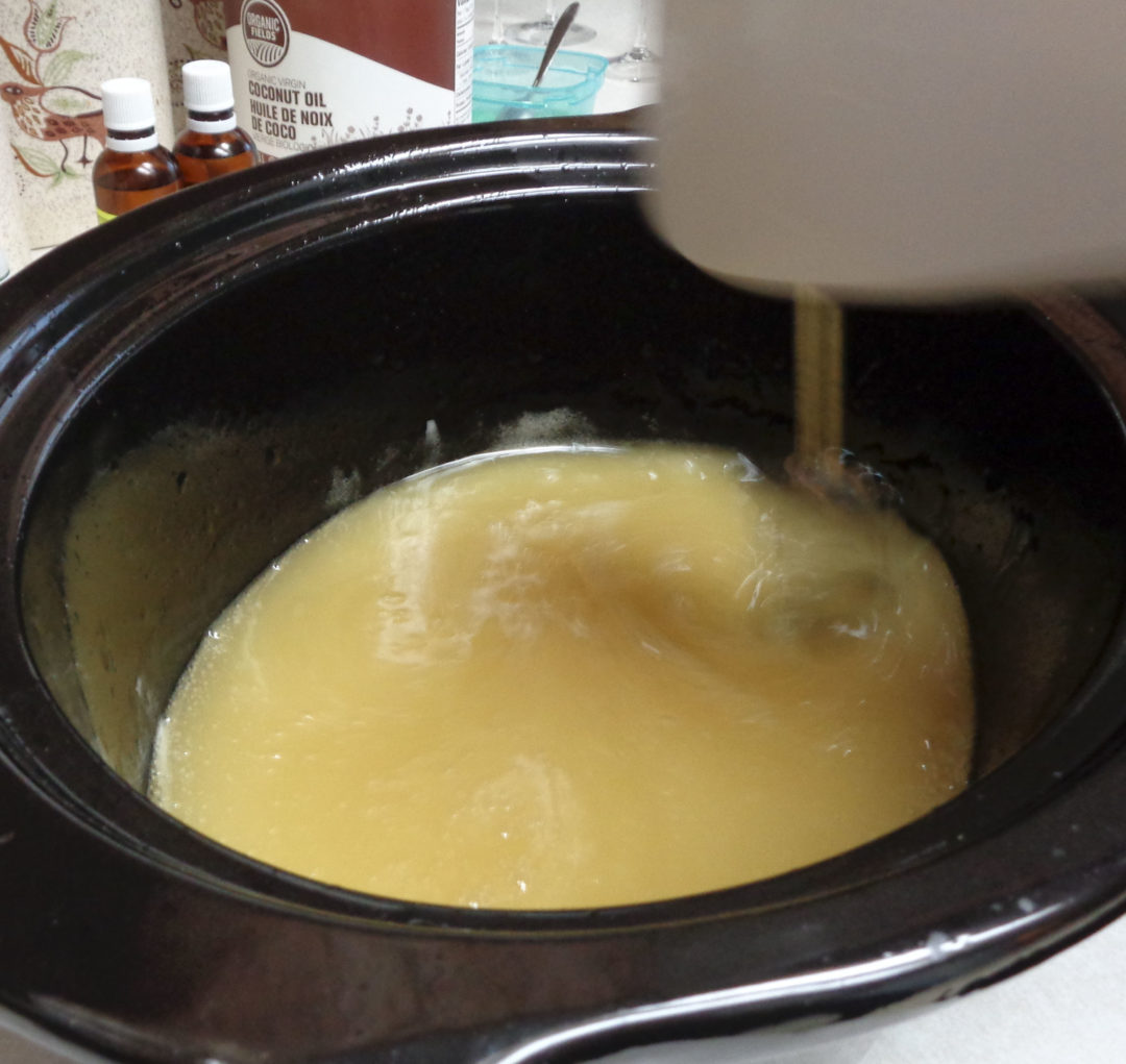 Making Pure Coconut Oil Soap - Hot Process 