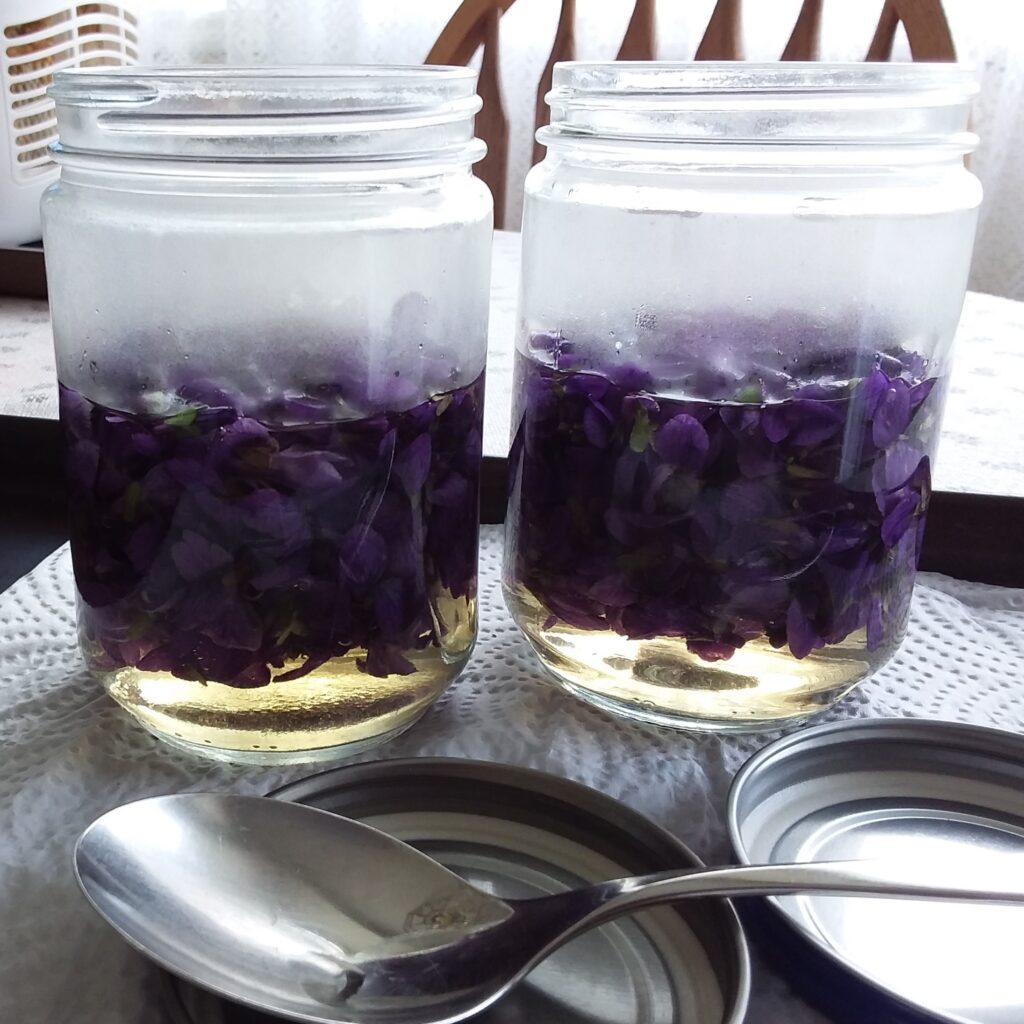 Infusing Floral Vinegars from My Kitchen Wand